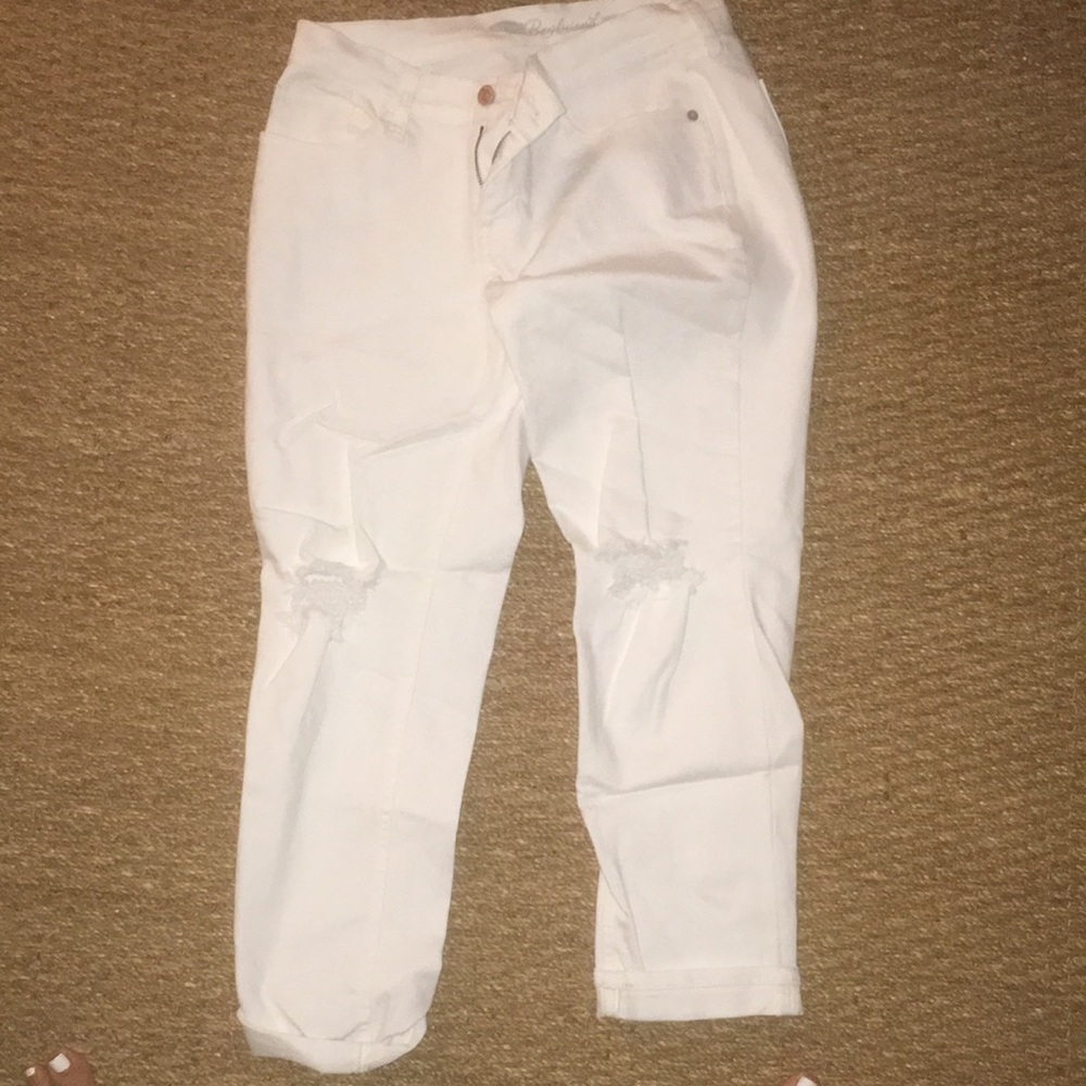Distressed white Boyfriend Jeans